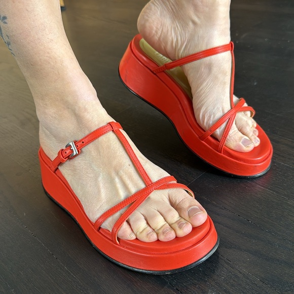 Labucq Red Wedge Sandals - Picture 2 of 16